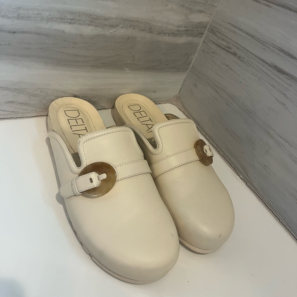 Deltan Brynn Leather Buckle Mules Size 7 Ivory Leather
